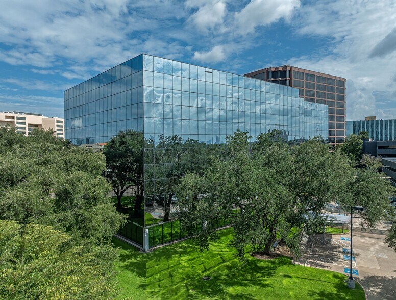 2929 Briarpark Dr, Houston, TX à vendre - Photo de l’immeuble – Image 2 sur 20