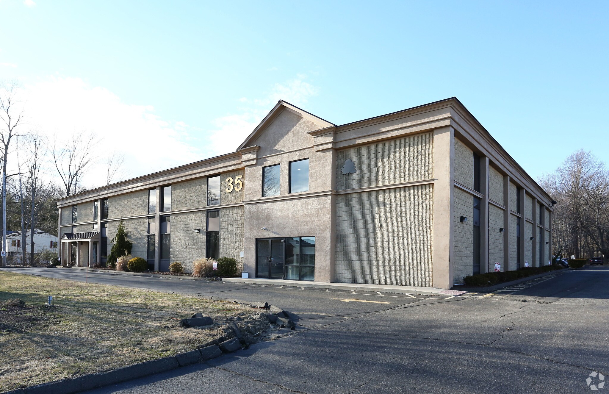 35 Old Tavern Rd, Orange, CT à louer Photo principale– Image 1 sur 6