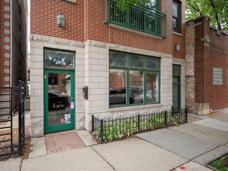 3248 N Sheffield Ave, Chicago, IL à vendre - Photo de l’immeuble – Image 2 sur 22