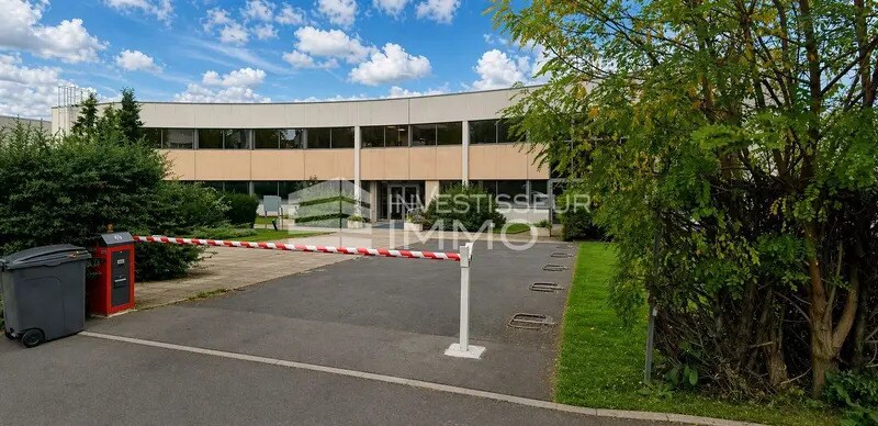 Local d'activités dans Noisy-le-Sec à vendre Photo de l’immeuble– Image 1 sur 2