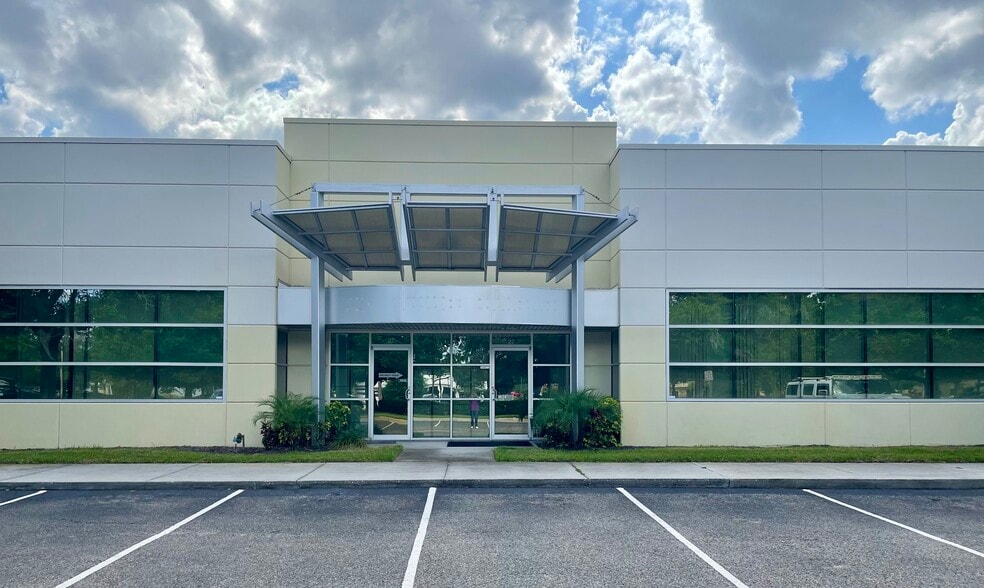 8810 Commodity Cir, Orlando, FL à vendre - Photo de l’immeuble – Image 3 sur 25