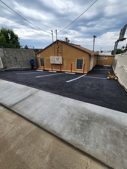 11326 Ventura Blvd, Studio City, CA à louer - Photo de l’immeuble – Image 3 sur 35