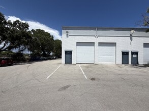 1533-1717 SW 1st Way, Deerfield Beach, FL à louer Photo de l’immeuble– Image 1 sur 9