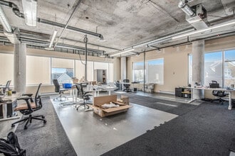 1150 Cyrville Rd, Ottawa, ON à louer Photo intérieure– Image 2 sur 11