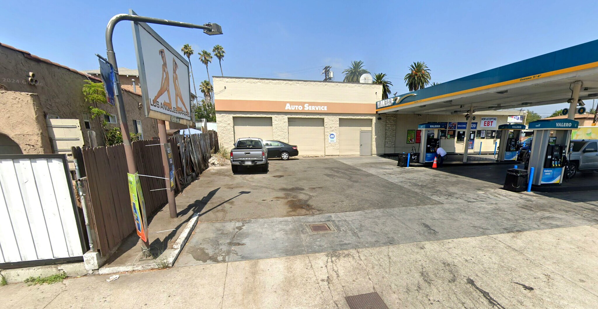 2339 S La Brea Ave, Los Angeles, CA à louer Photo principale– Image 1 sur 3