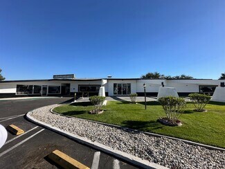Plus de détails pour 14173 Green Tree Blvd, Victorville, CA - Bureau, Local commercial à louer