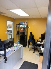 4990 SW 52nd St, Fort Lauderdale, FL à louer Photo intérieure– Image 2 sur 4