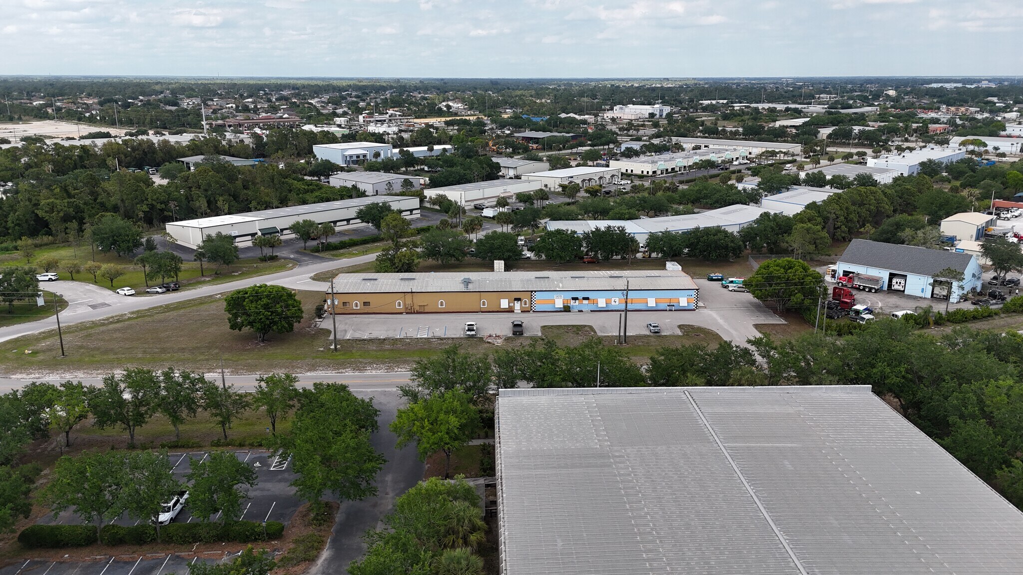 410 Leonard Blvd N, Lehigh Acres, FL à louer Photo principale– Image 1 sur 7