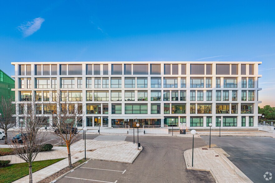 Camino Cerro de los Gamos, 1, Pozuelo de Alarcón, Madrid à louer - Photo de l’immeuble – Image 3 sur 27