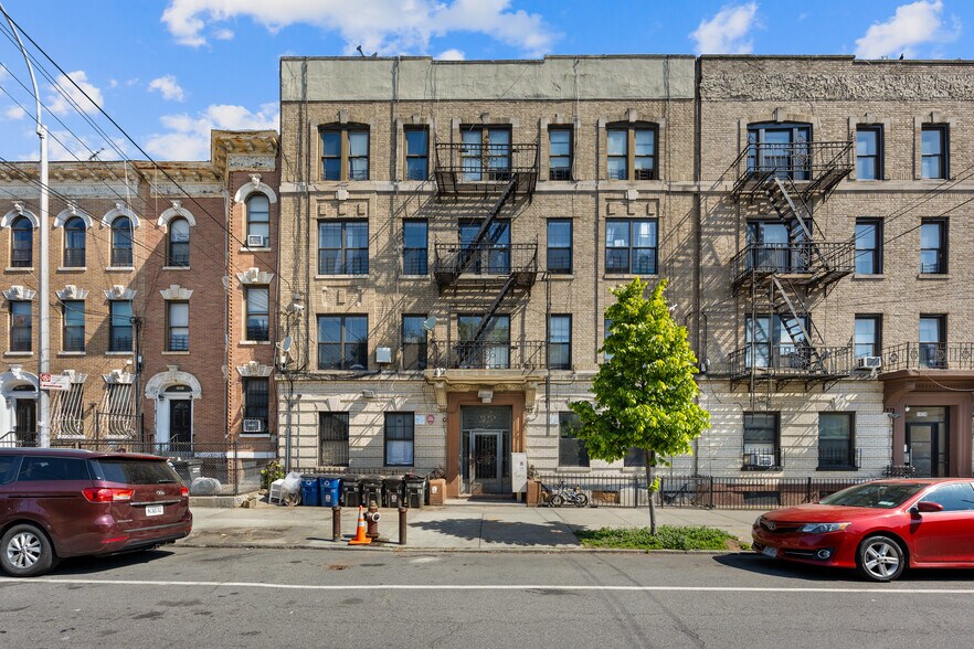 1935 Bergen St, Brooklyn, NY à vendre - Photo de l’immeuble – Image 2 sur 14
