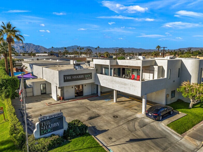 68766 Perez Rd, Cathedral City, CA à louer - Photo de l’immeuble – Image 1 sur 5