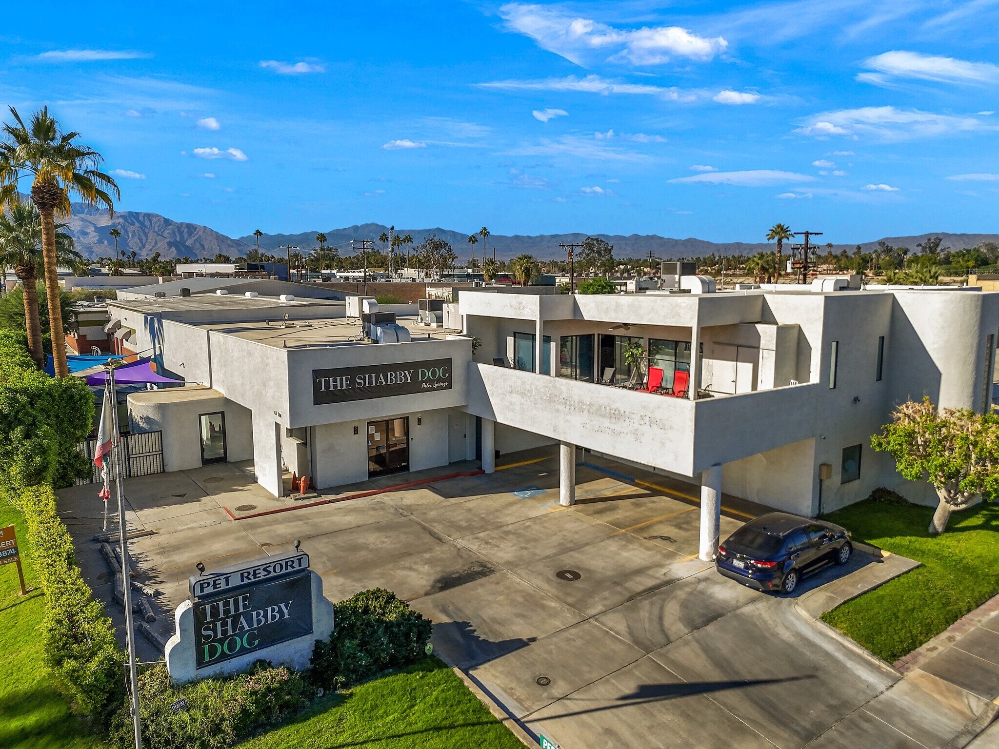 68766 Perez Rd, Cathedral City, CA à louer Photo de l’immeuble– Image 1 sur 6