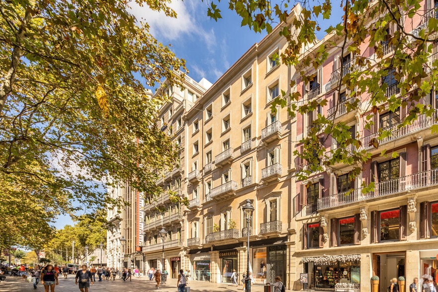 Avinguda Del Portal De L'àngel, 38, Barcelone, Barcelona à louer - Photo de l’immeuble – Image 2 sur 3