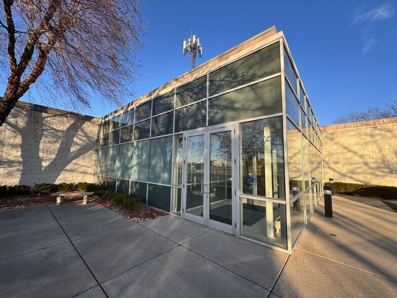 4371 Venture Dr, Peru, IL à louer - Photo de l’immeuble – Image 2 sur 5