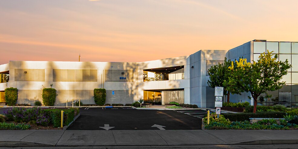 9314-9324 Eton Ave, Chatsworth, CA à louer - Photo principale – Image 1 sur 4