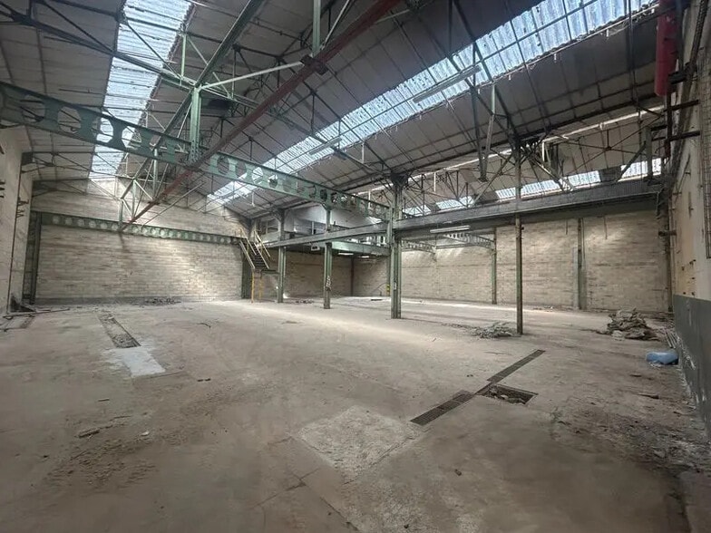 Local d'activités dans Saint-Quentin à vendre - Photo intérieure – Image 1 sur 5