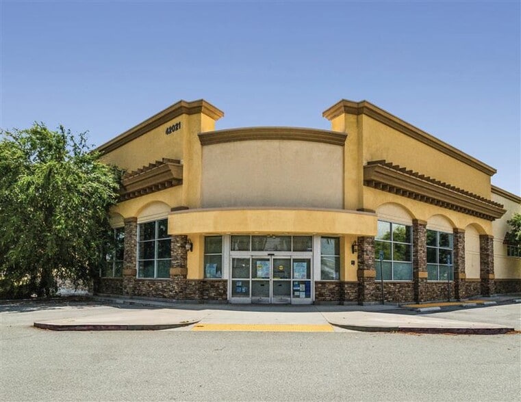 42021 Florida Ave, Hemet, CA à vendre - Photo de l’immeuble – Image 2 sur 6