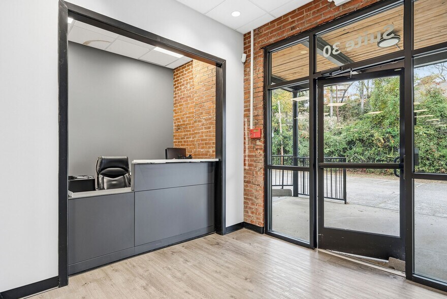 105 Fairview Rd, Asheville, NC à louer - Photo intérieure – Image 2 sur 14