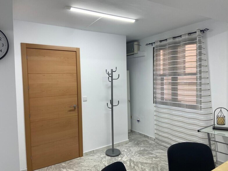 Bureau dans Cáceres, Cáceres à louer - Photo de l’immeuble – Image 2 sur 6