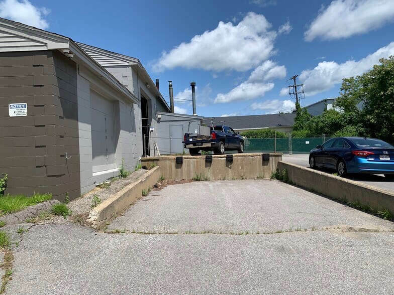 896 Lafayette Rd, Seabrook, NH à louer - Photo de l’immeuble – Image 3 sur 8