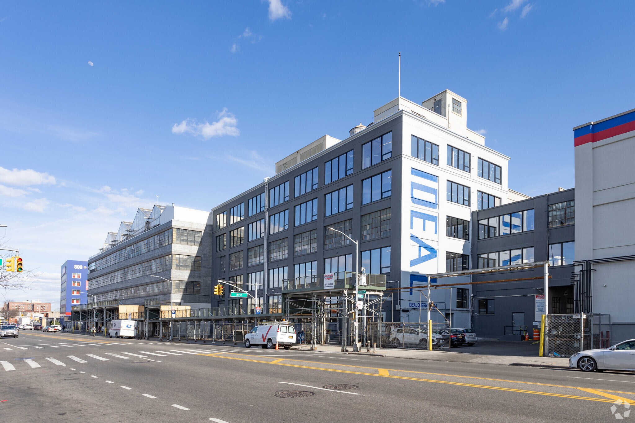 184-10-184-60 Jamaica Ave, Jamaica, NY à louer Photo principale– Image 1 sur 40