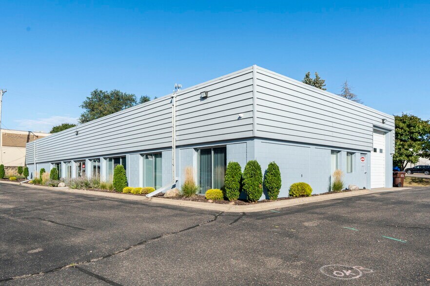 700-710 Hamel Rd, Hamel, MN à louer - Photo de l’immeuble – Image 3 sur 25