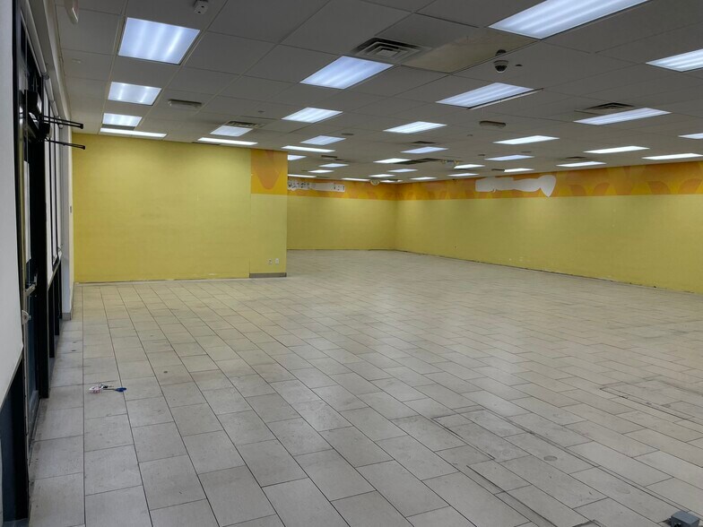 230 A Nellis Blvd, Las Vegas, NV à louer - Photo intérieure – Image 3 sur 19
