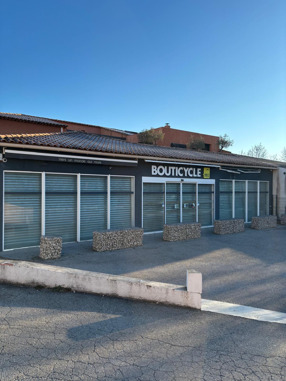 1581 Av. Paul Jullien, Le Tholonet à louer Photo intérieure– Image 1 sur 13