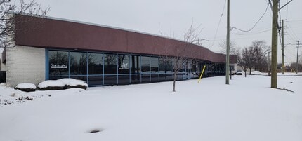 4600 Rhodes Dr, Windsor, ON à louer Photo intérieure– Image 1 sur 29