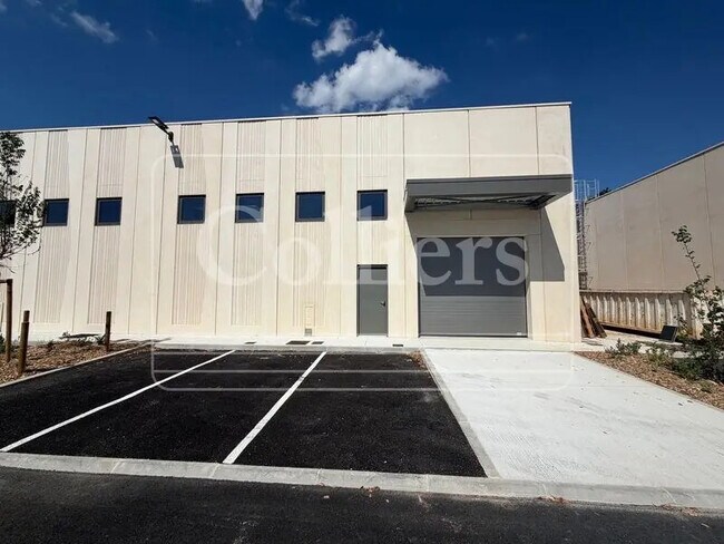 Plus de détails pour Route De Salon, Les Pennes-Mirabeau - Industriel/Logistique à louer