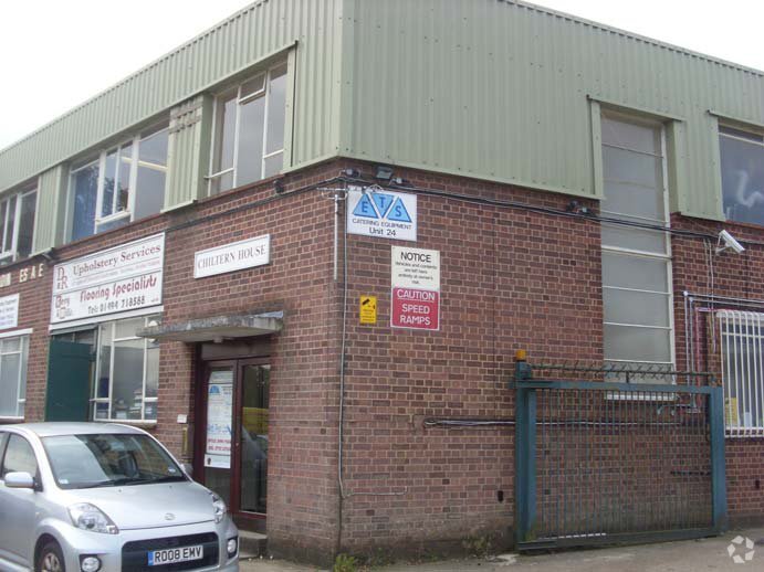 Earl Howe Rd, Holmer Green à vendre - Photo principale – Image 1 sur 1