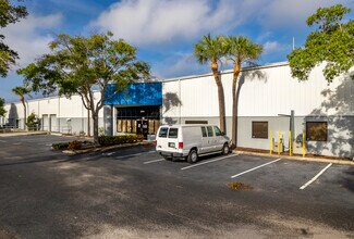Plus de détails pour 2230C 31st St S, Saint Petersburg, FL - Industriel/Logistique à louer