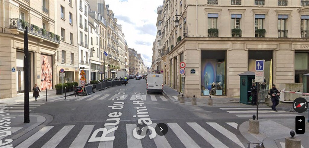 Local commercial dans Paris à louer Photo de l’immeuble– Image 1 sur 2