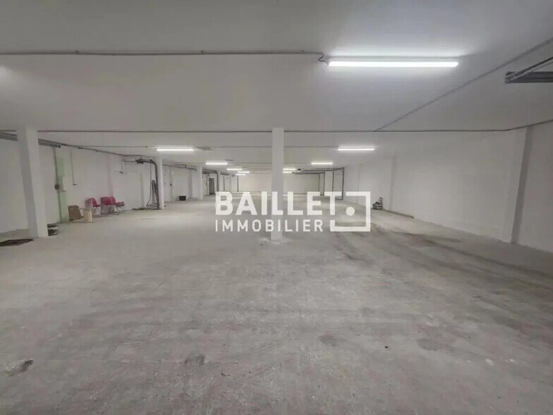 Industriel/Logistique dans Antibes à vendre - Photo de l’immeuble – Image 3 sur 14