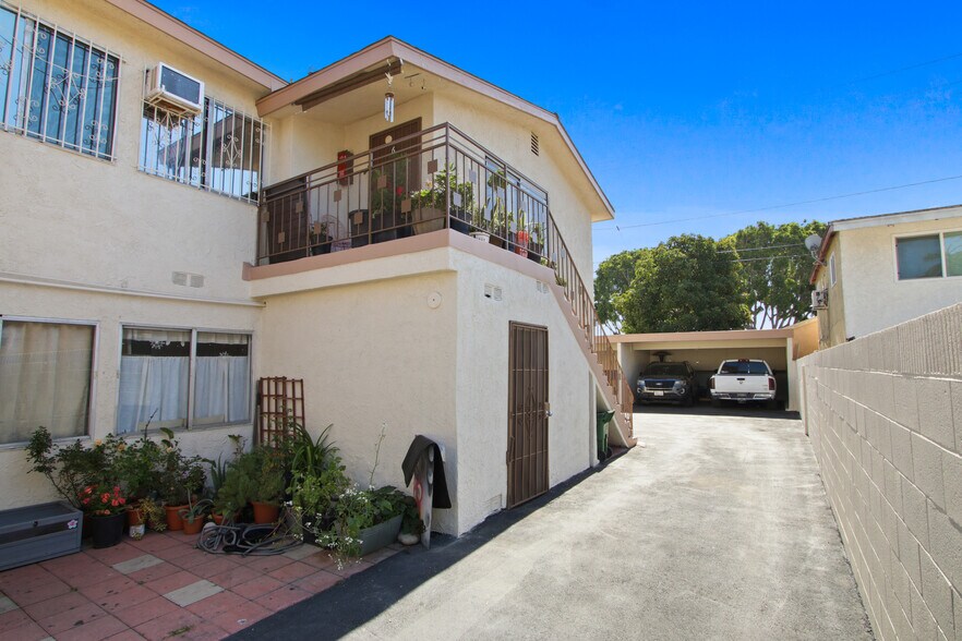 10024 Elizabeth Ave, South Gate, CA à vendre - Photo de l’immeuble – Image 3 sur 8