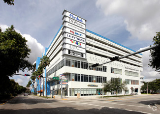 Plus de détails pour 3301 Coral Way, Miami, FL - Local commercial à louer