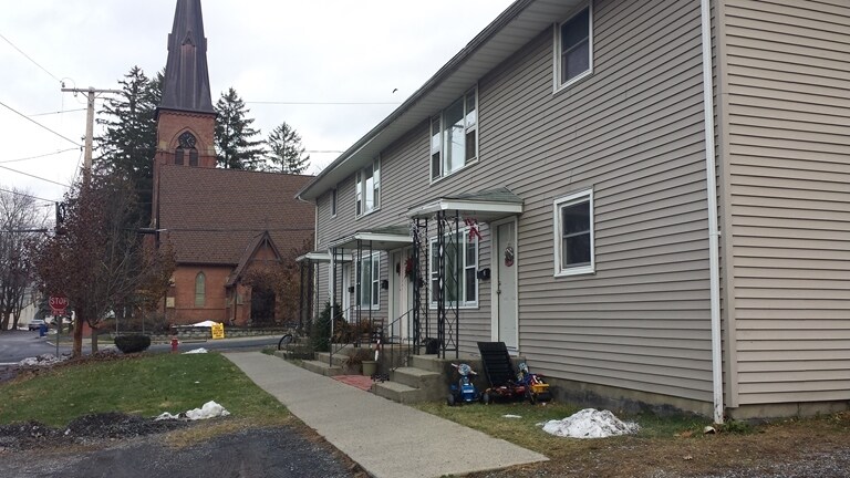 60 Clinton St, Cornwall, NY à vendre - Photo principale – Image 1 sur 4