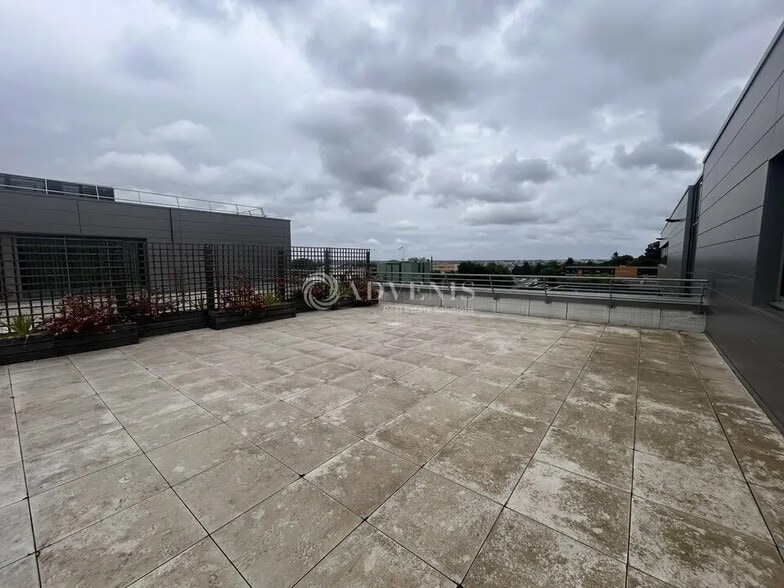 Bureau dans Le Mans à louer - Photo de l’immeuble – Image 3 sur 3