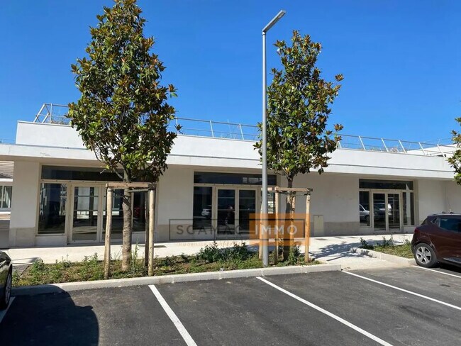 Plus de détails pour Local commercial à vendre