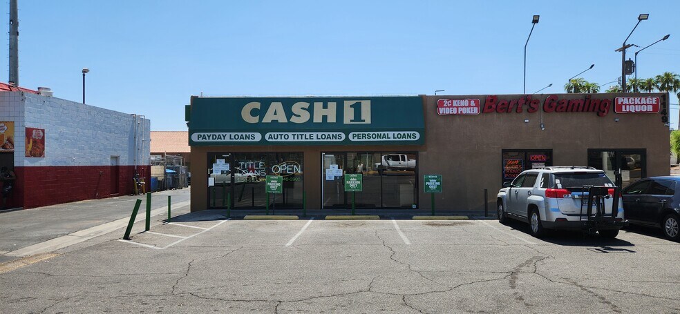 1149 E Desert Inn Rd, Las Vegas, NV à louer - Photo de l’immeuble – Image 2 sur 14