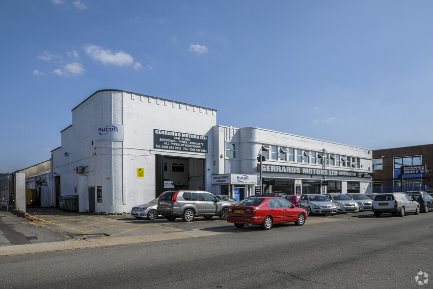 Braintree Rd, Ruislip à louer - Photo principale – Image 1 sur 17