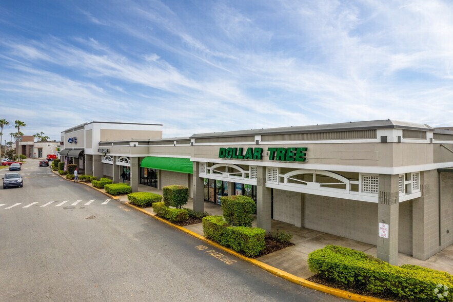 1938-1998 E Osceola Pky, Kissimmee, FL à louer - Photo principale – Image 1 sur 28