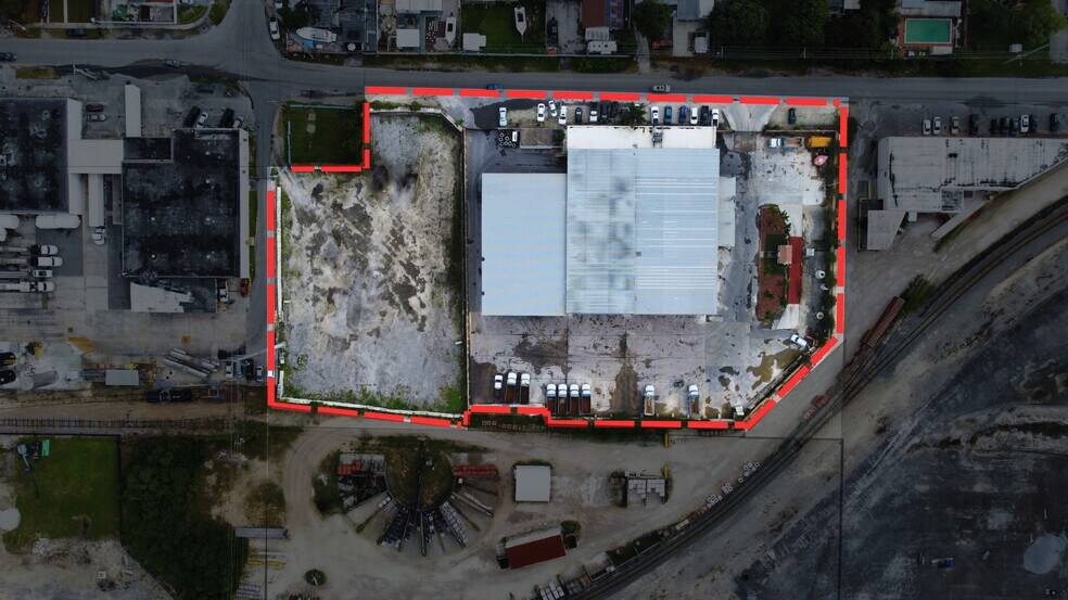 8600 NW 36th Ave, Miami, FL à louer - Photo de l’immeuble – Image 3 sur 21