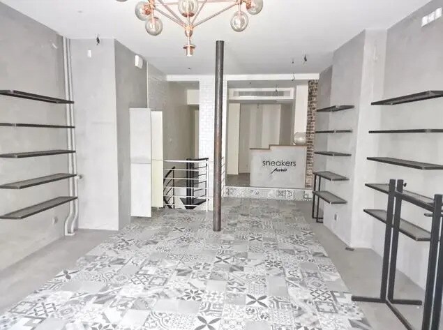 Local commercial dans Paris à louer - Photo de l’immeuble – Image 1 sur 5