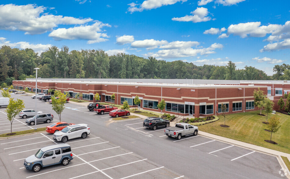 1741 Dorsey Rd, Hanover, MD à louer - Photo de l’immeuble – Image 2 sur 10