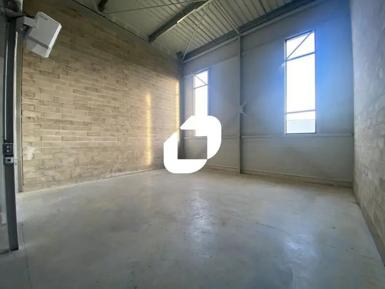 2 Rue Marguerite Perey, Taverny à louer - Photo de l’immeuble – Image 2 sur 6