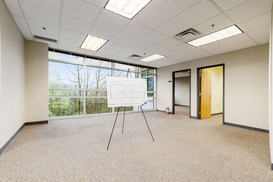 8740 Orion Pl, Columbus, OH à louer - Photo intérieure – Image 3 sur 30