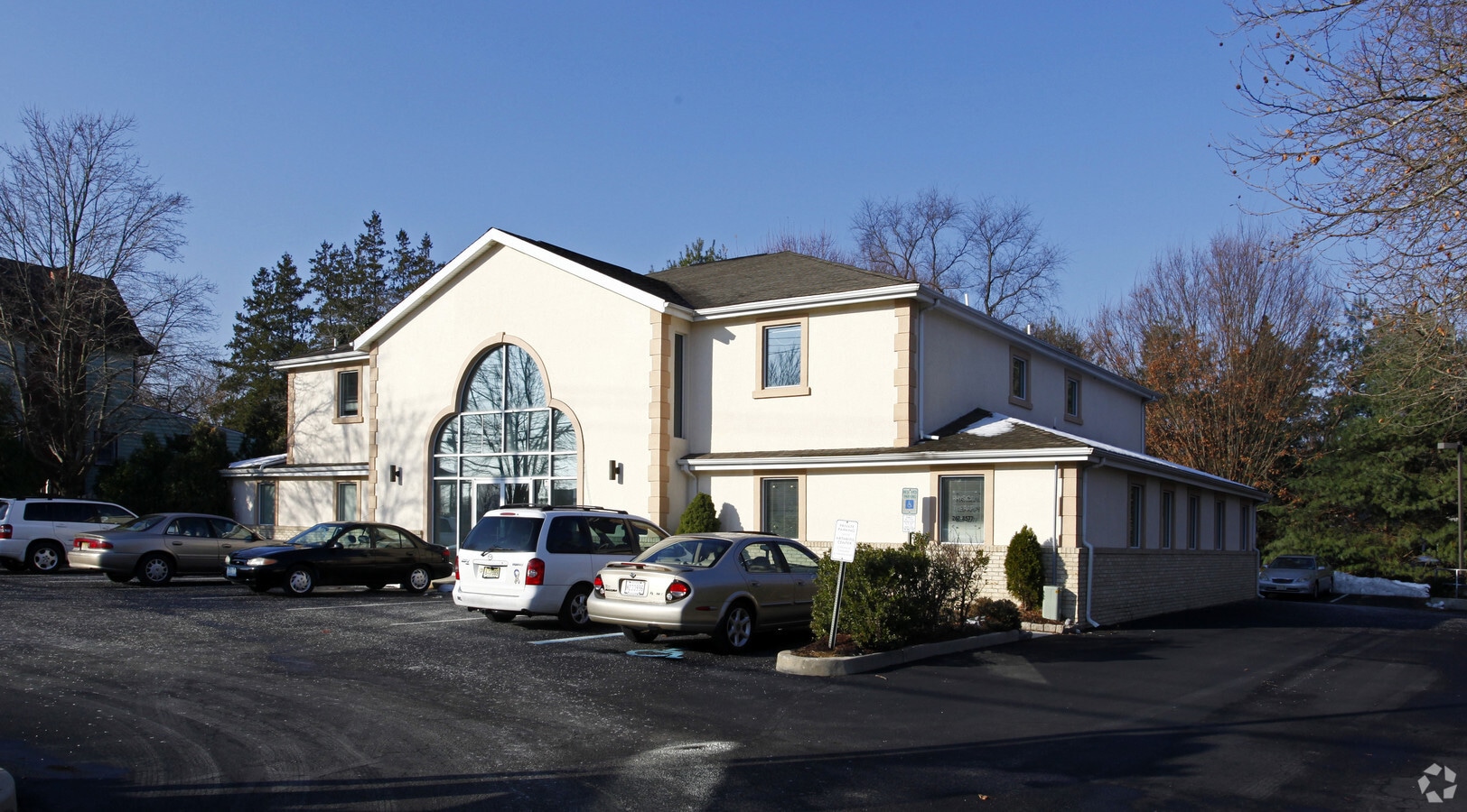 215 E Laurel Rd, Stratford, NJ à louer Photo de l’immeuble– Image 1 sur 3