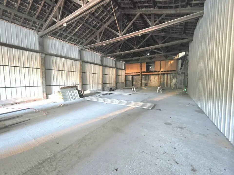 Industriel/Logistique dans Carros à louer Photo de l’immeuble– Image 1 sur 5