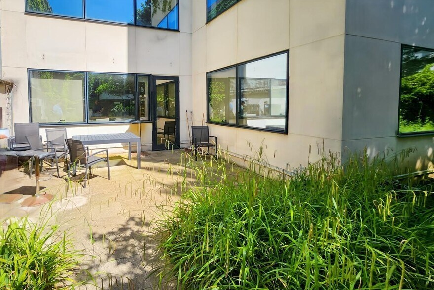 Bureau dans Boulogne-Billancourt à louer - Photo de l’immeuble – Image 2 sur 9